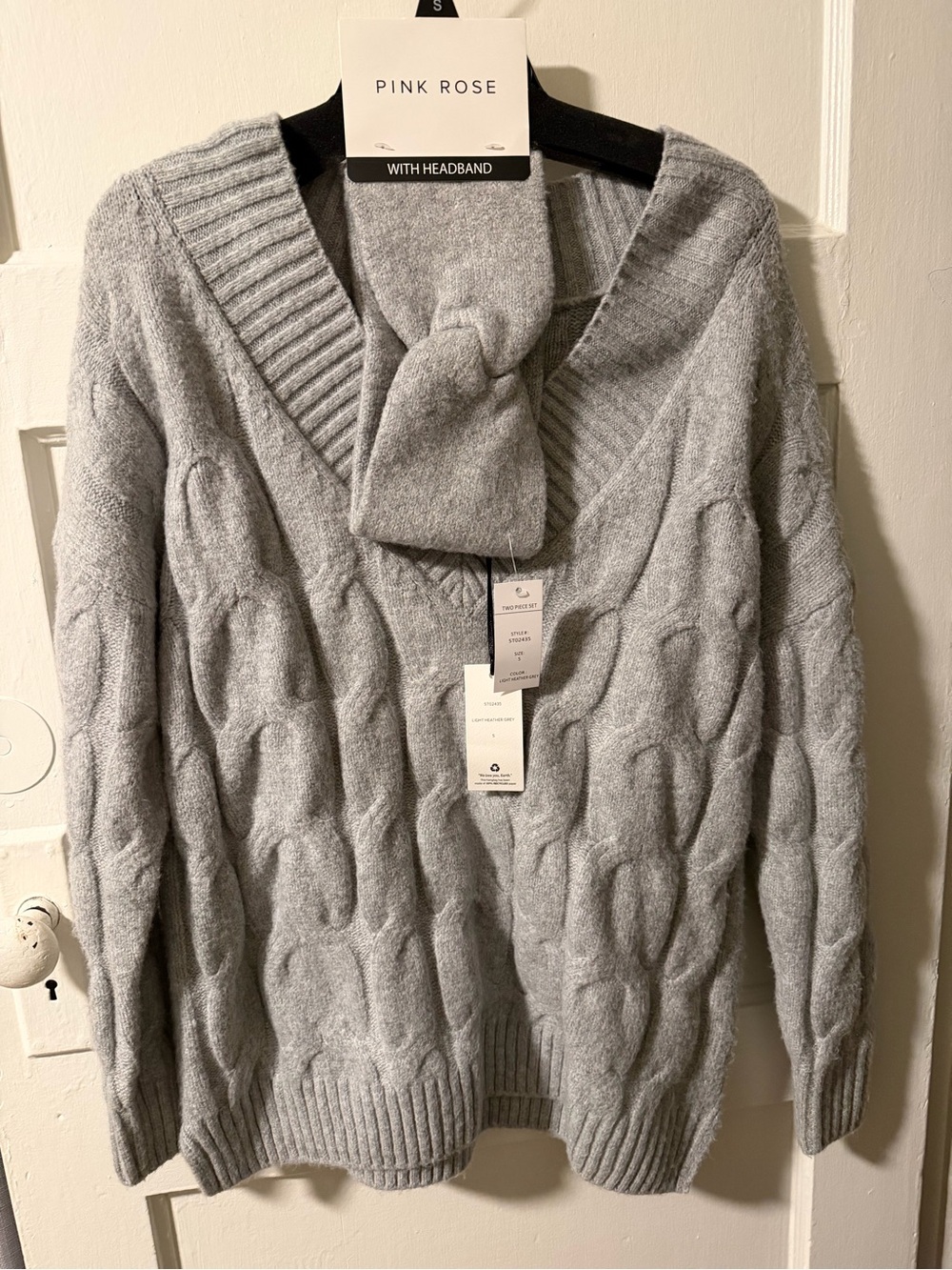 NWT Pink Rose Oversized Cable Knit V-Neck Sweater Gray Headband Size Small